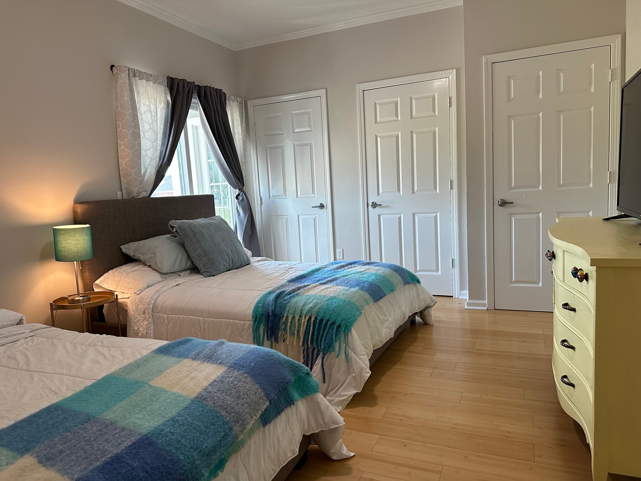 Building Photo - 70 Lake Barnett Dr