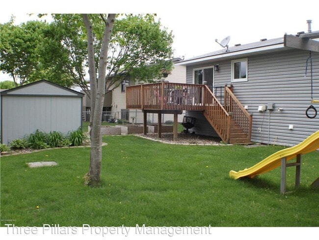 Building Photo - 4 br, 2 bath House - 1830 23 1/2 St SE