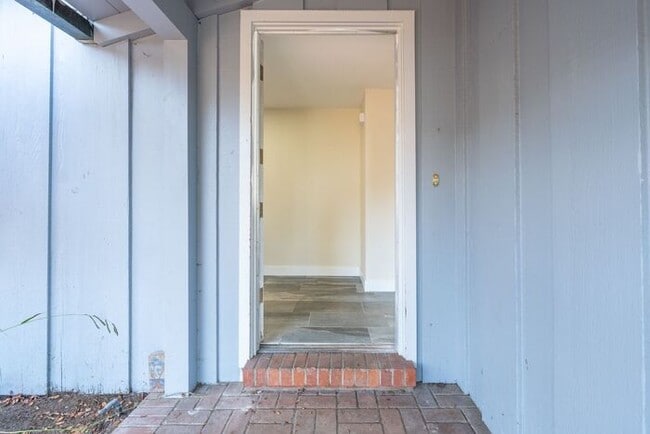 Building Photo - Thoughtfully Updated 2 bedroom Home in Pacific Grove