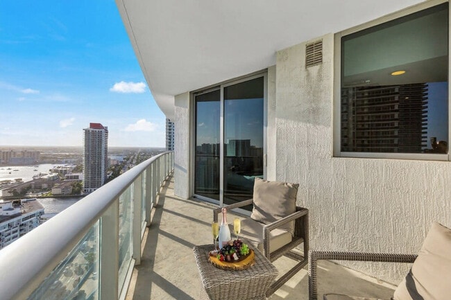 Building Photo - 4111 S Ocean Dr