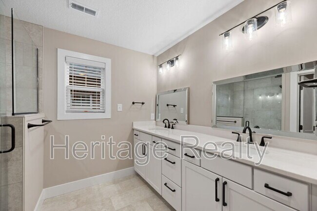 Building Photo - 7226 Sassafras Way