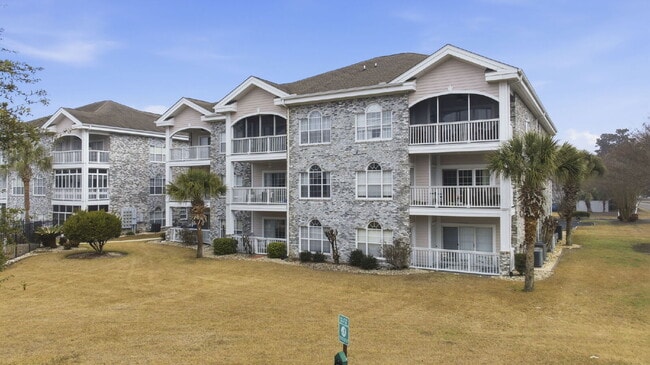 Building Photo - 1 Bedroom Condo in Myrtle Beach with Elevator