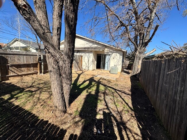 Building Photo - Houghton Ave