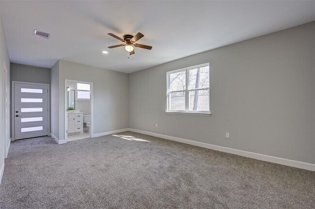 Building Photo - 6304 Maybell St