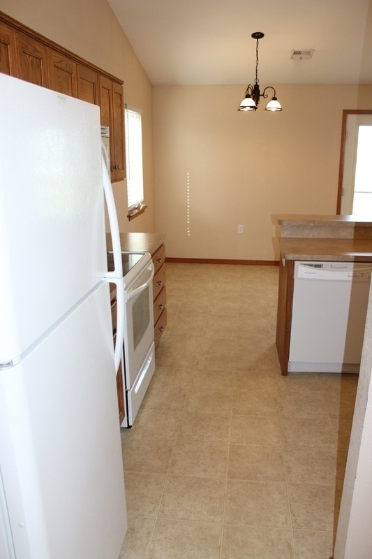 Building Photo - Great home in East Manhattan! *UPDATED PHOTOS COMING SOON*