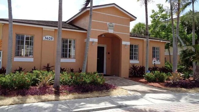 Building Photo - 3610 N 56th Ave