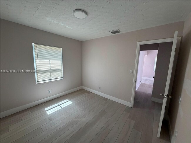 Building Photo - 2214 N 25th Ave