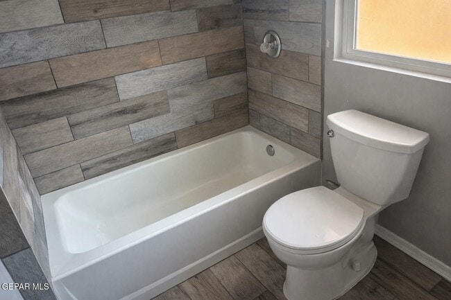 Building Photo - 614 Marr St