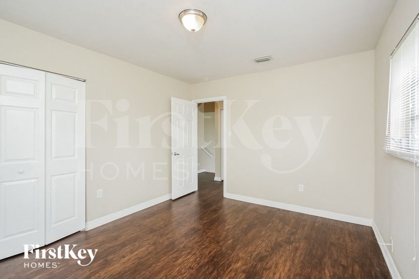 Building Photo - 22363 Catherine Ave