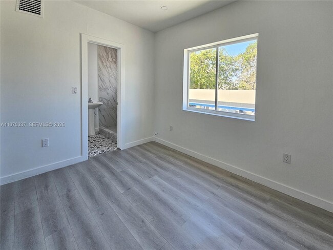 Building Photo - 2669 SW 9th St