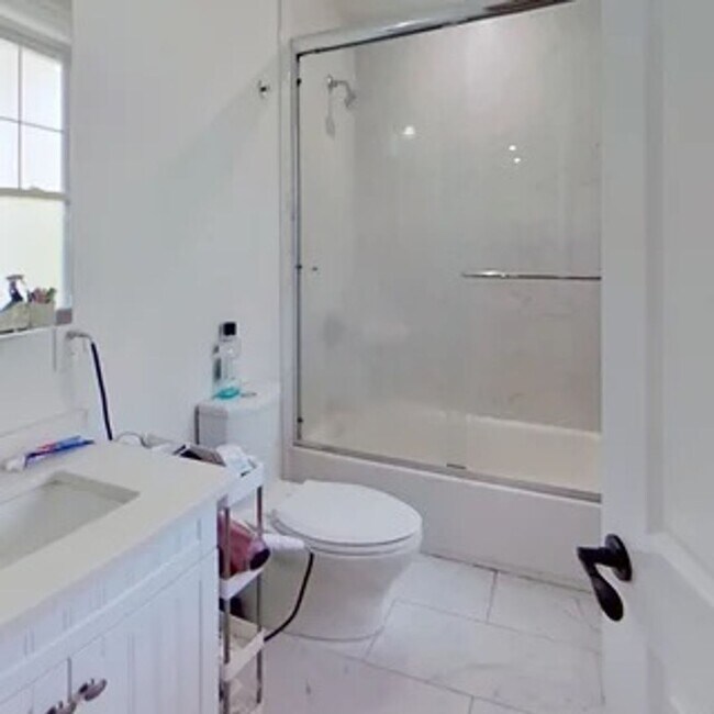 Building Photo - Allston 3 Bed / 2 Bath – W/D in Unit – 950 Sq Ft – 9/1