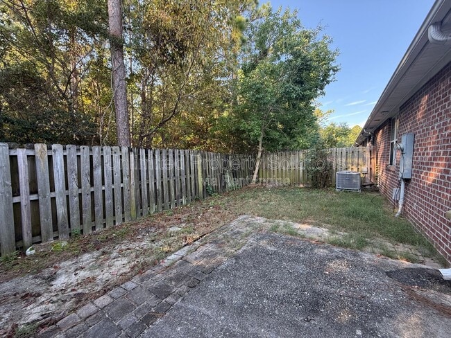 Building Photo - 5220 Christian Dr