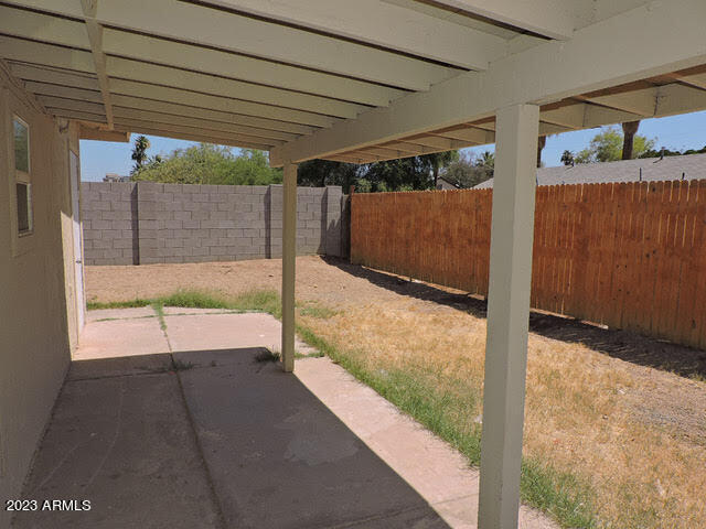 Building Photo - 1421 E Jen Tilly Ln