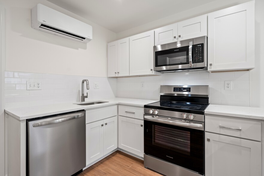 Building Photo - 1309 Hudson Ave