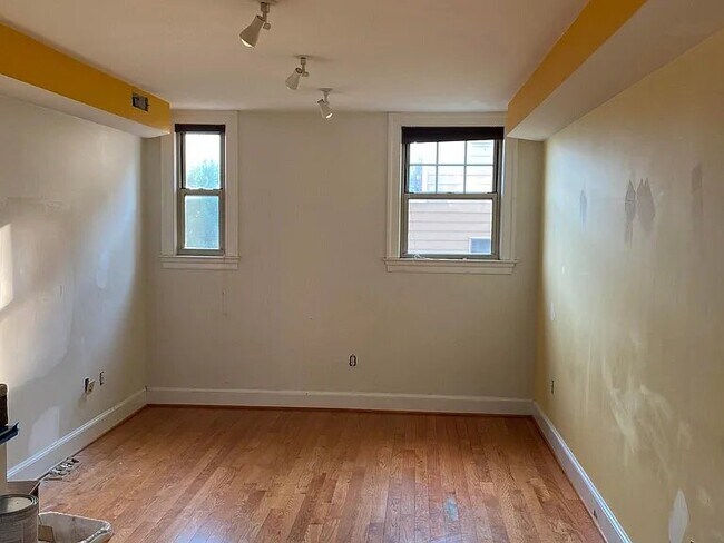 Building Photo - 3220 17th St NW