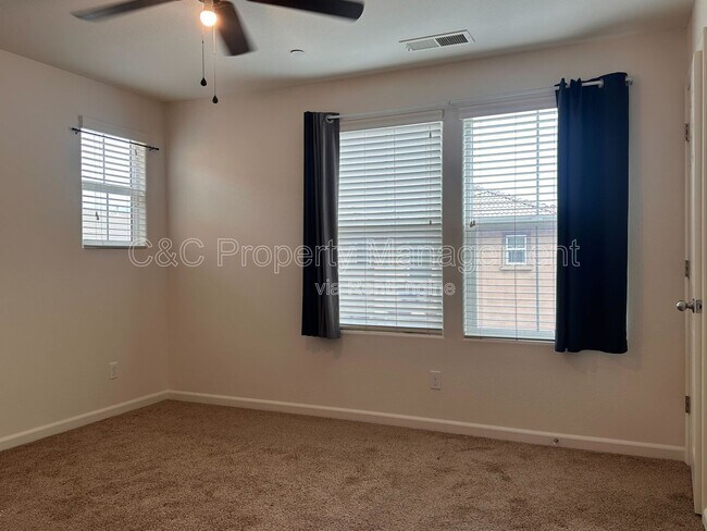 Building Photo - 3672 Etchings Way