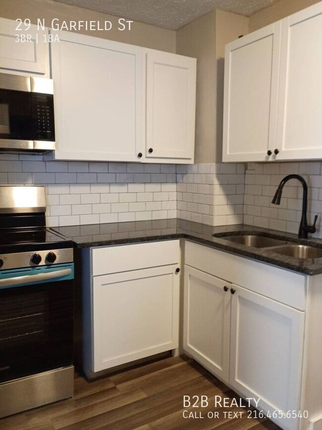 Building Photo - 29 N Garfield St