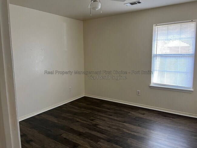 Building Photo - 3509 Price Cir