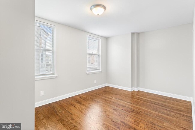 Building Photo - 518 S 56th St