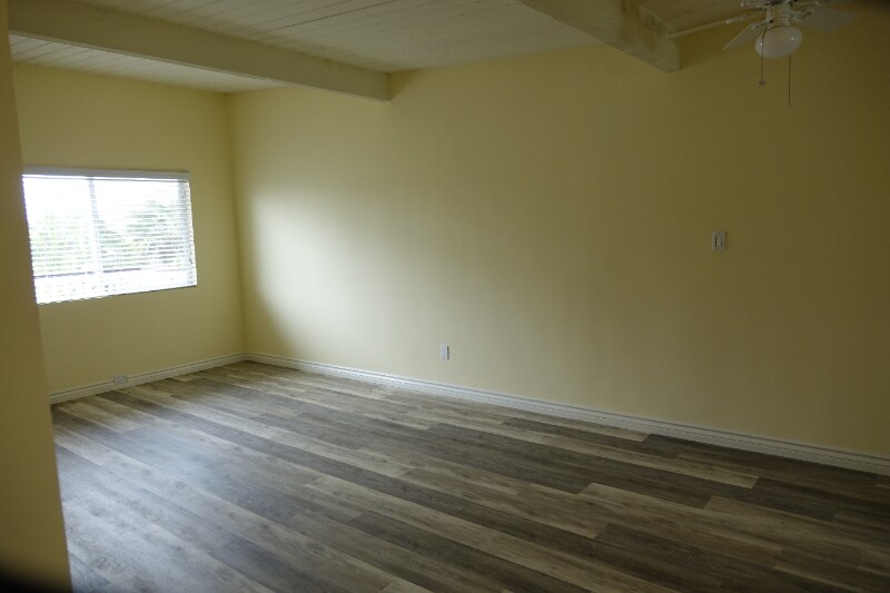 Building Photo - 235 Pine Ave