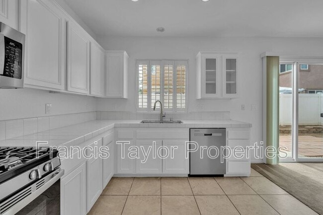 Building Photo - 401 Whitby Gn