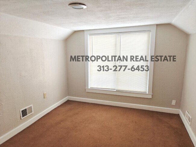 Building Photo - 34639 Brush St