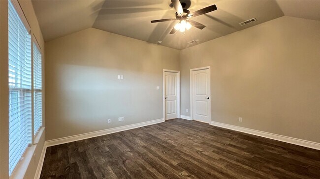 Building Photo - 6110 Coles Ln