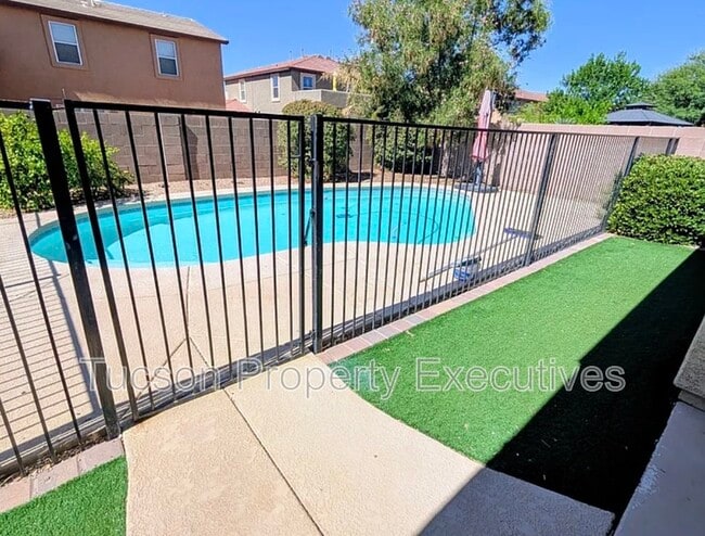 Building Photo - 3638 E Canter Rd