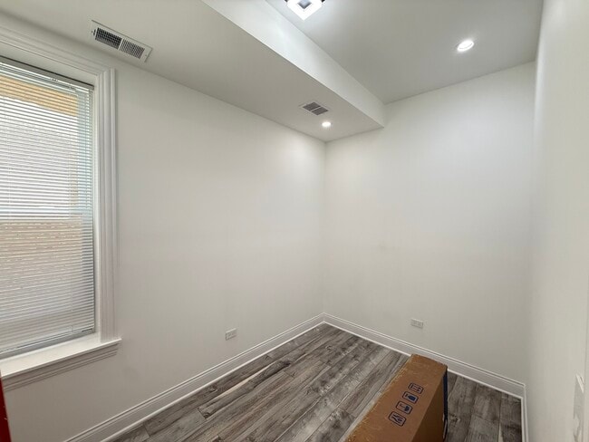Building Photo - 2109 N Spaulding Ave