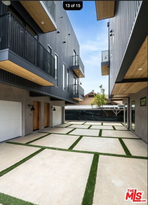 Building Photo - 354 Newland St