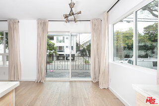 Building Photo - 560 Kings Rd