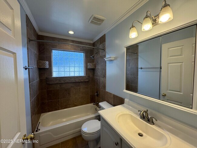 Building Photo - 7701 Leesburg Dr S