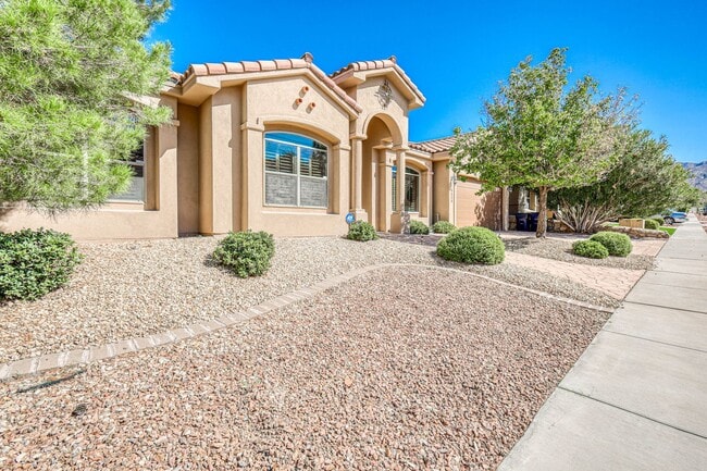 Building Photo - Westside area for Short Term Rental (Compl...
