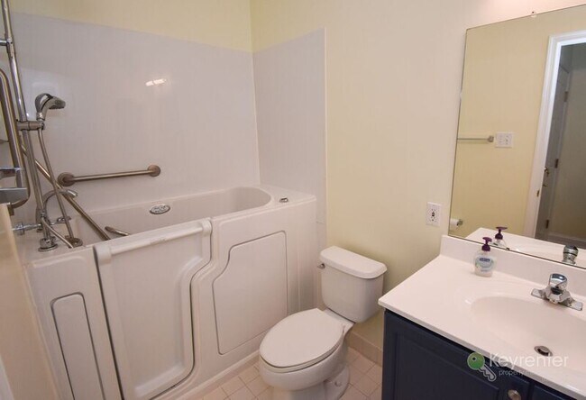 Building Photo - 1616 Saratoga Ct