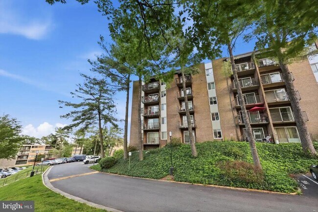 Building Photo - 60 S Van Dorn St