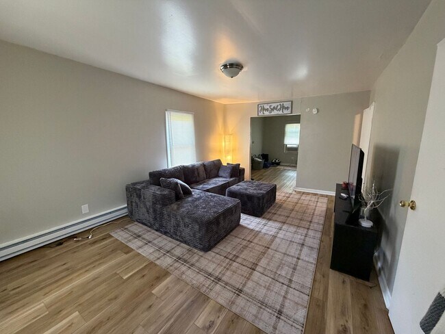 Building Photo - Charming 2-Bedroom Home in Washington, PA