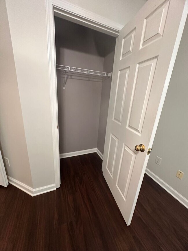 Building Photo - Cozy 2BR 2BA Condo in High Point