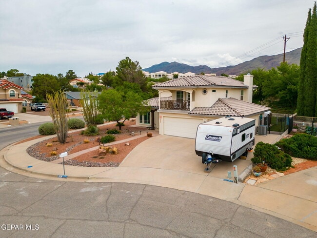 Building Photo - 6052 Bandolero Dr