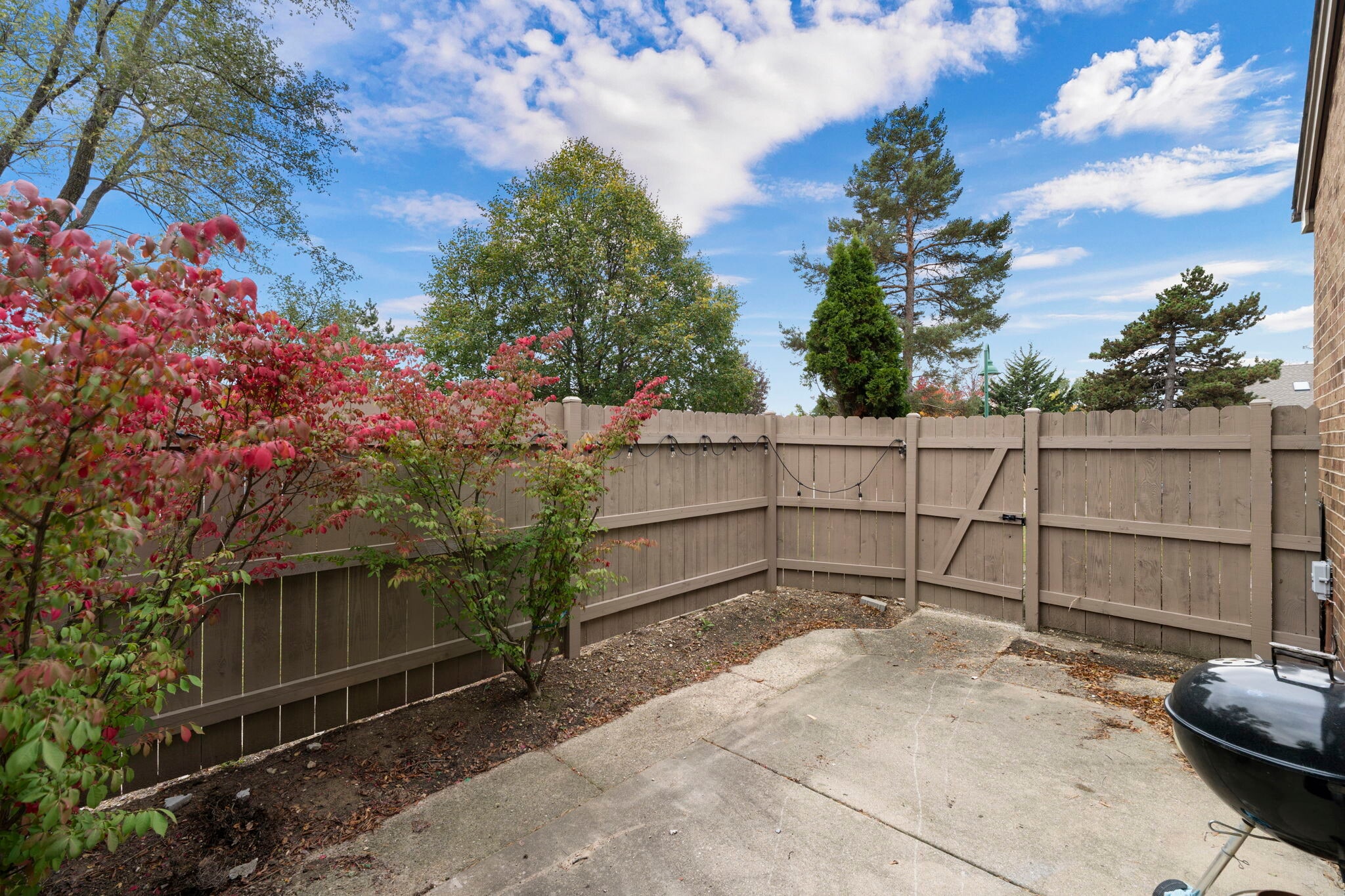 Building Photo - 136 Mohawk Trl