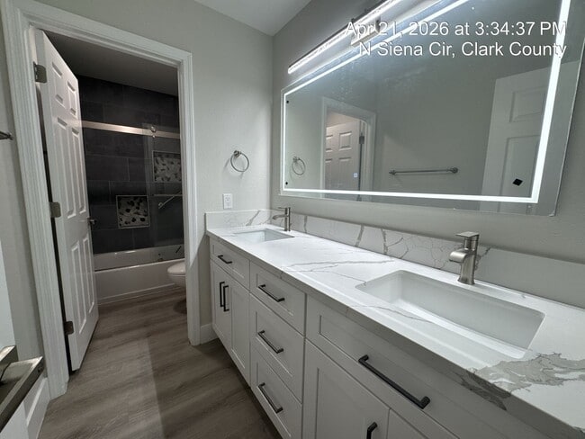 Building Photo - Remodeled Single Story, 4 Bedroom Home in Desert Shores