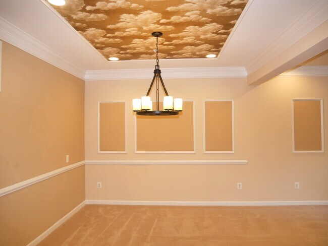 Building Photo - Gorgeous Former Model 4 Bed 2.5 Bath Townh...