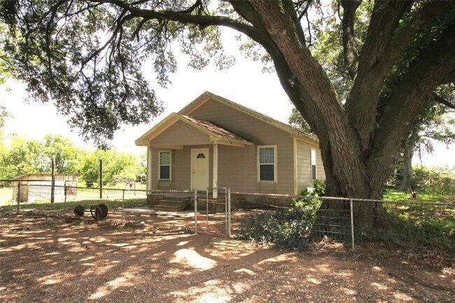 Building Photo - 7729 Farm to Market Rd 1301