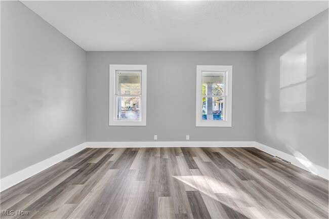 Building Photo - 2115 W 96th St