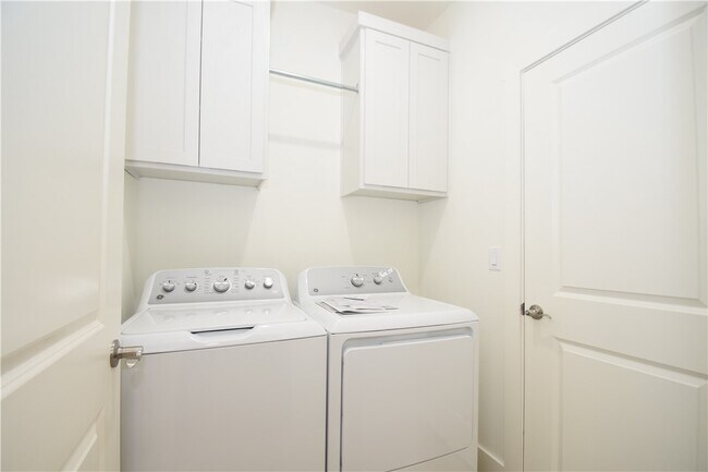 Building Photo - 674 Sun Meadows Loop