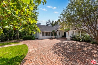 Building Photo - 797 Amalfi Dr