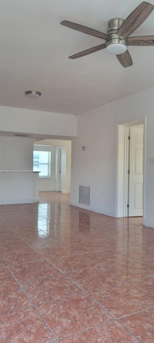 Building Photo - 110 NE 56th St