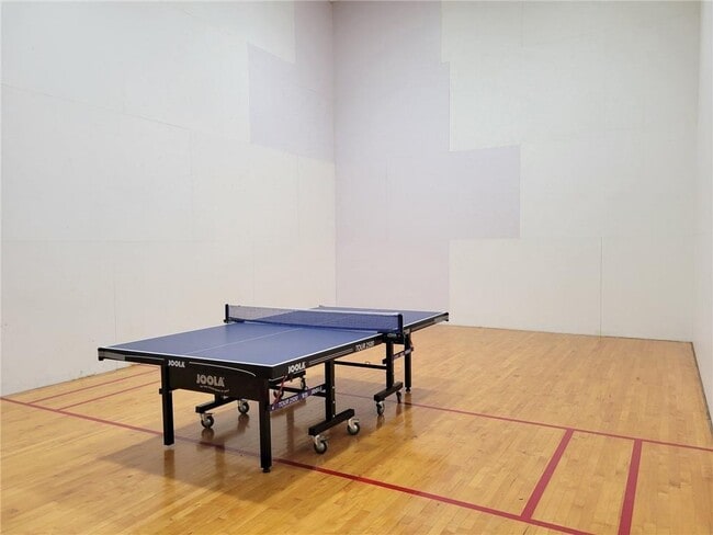 Building Photo - 20281 E Country Club Dr