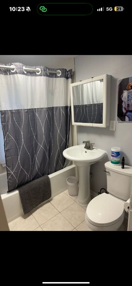 Building Photo - 5113 W Lexington St