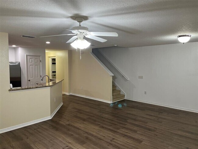 Building Photo - 2557 Aventurine St