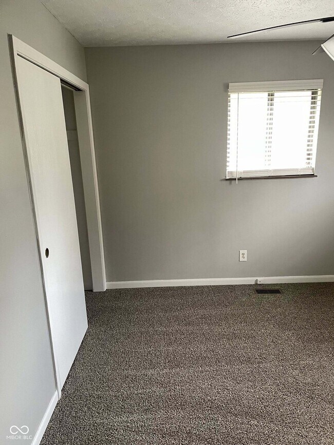 Building Photo - 304 S Mill St